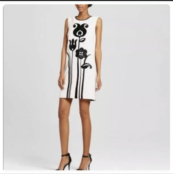 Victoria Beckham for Target Black and White Tulip Shift Dress.  - Picture 5 of 12